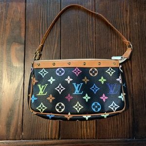 Authentic Louis VUITTON Monogram Pochette